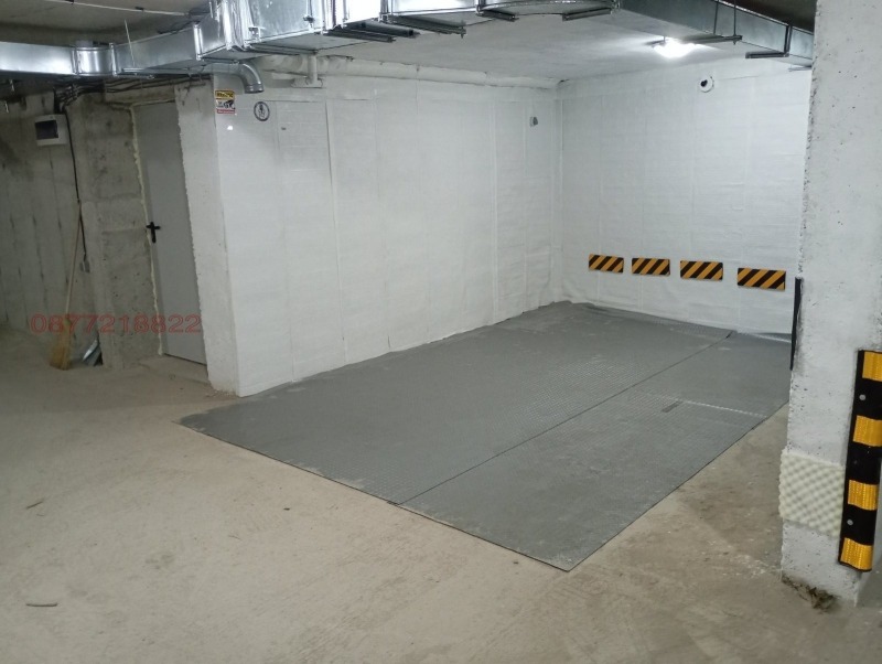 Продава ГАРАЖ, ПАРКОМЯСТО, гр. Русе, Център, снимка 5 - Гаражи и паркоместа - 52779952