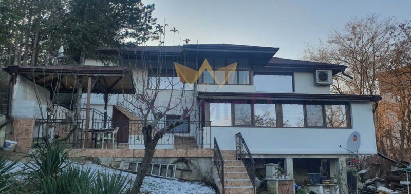 Продава КЪЩА, гр. Варна, м-т Горна Трака