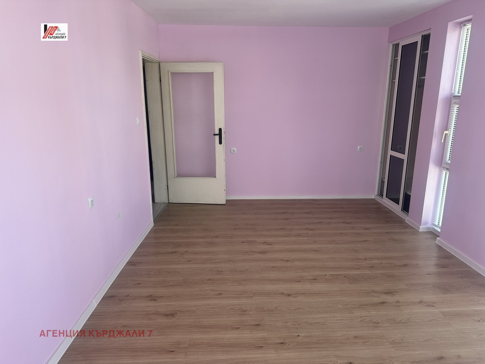 Продава МНОГОСТАЕН, гр. Кърджали, Център, снимка 8 - Апартаменти - 54342008