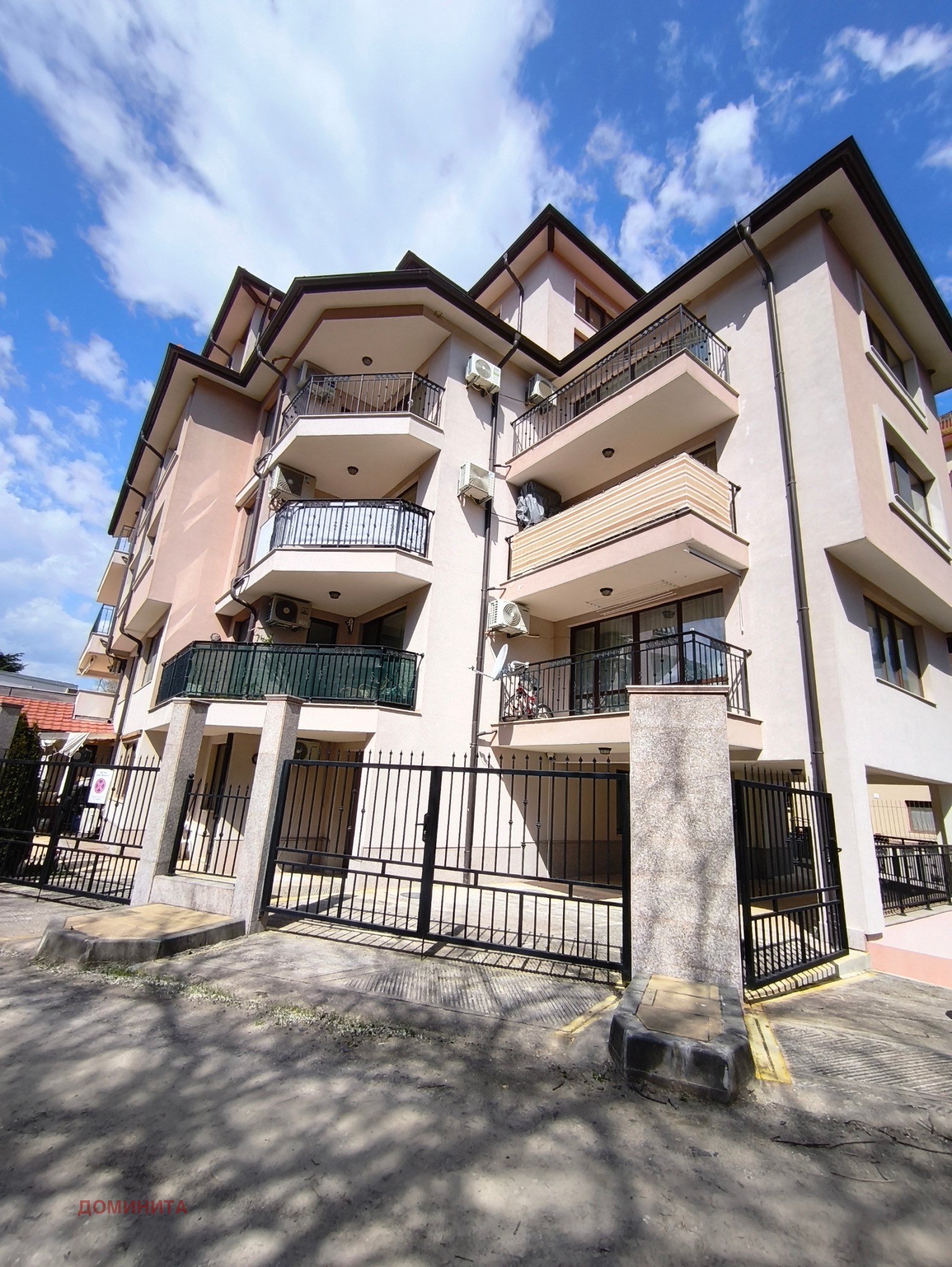 Продава ГАРАЖ, ПАРКОМЯСТО, гр. Приморско, област Бургас