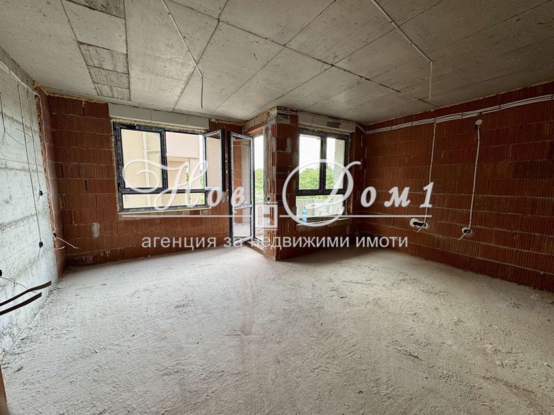 Продава  2-стаен град Пловдив , Прослав , 65 кв.м | 57962303
