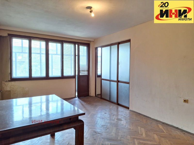 Продава  Многостаен, град Русе, Център •  175 000 EUR • ID 88148163 — holmes.bg - [1] 