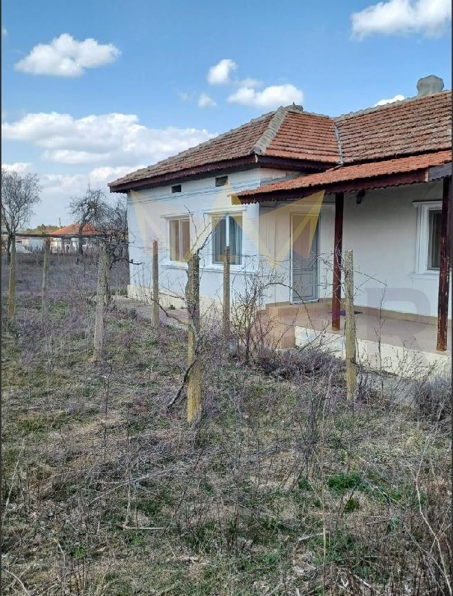 Продава КЪЩА, област Добрич, с. Гурково • 70000 € / 136908.10 лв. • 19016346 1