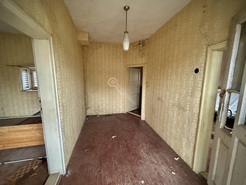 Продава КЪЩА, с. Овча могила, област Велико Търново, снимка 2 - Къщи - 53322234