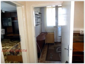 1 chambre Zdravets Iztok, Rouse 6