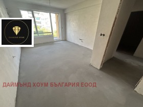 1 quarto Iujen, Plovdiv 1