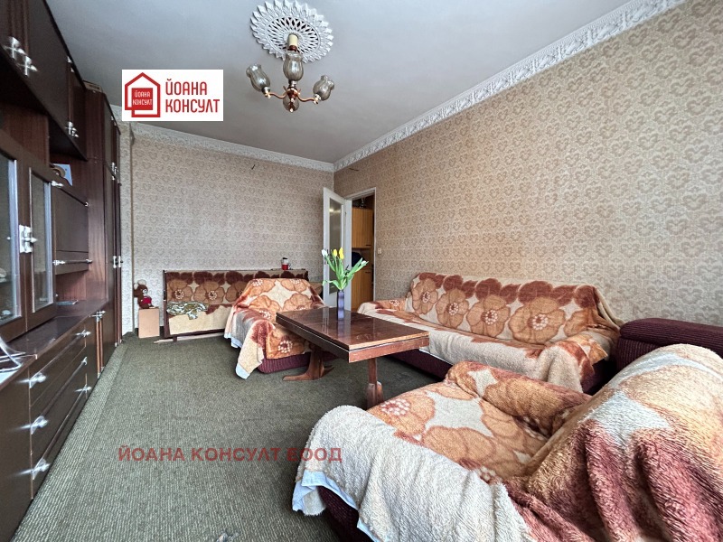 Продава 2-СТАЕН, град Плевен, Дружба 3 • 75000 € / 146687.25 лв. • 38256646 1