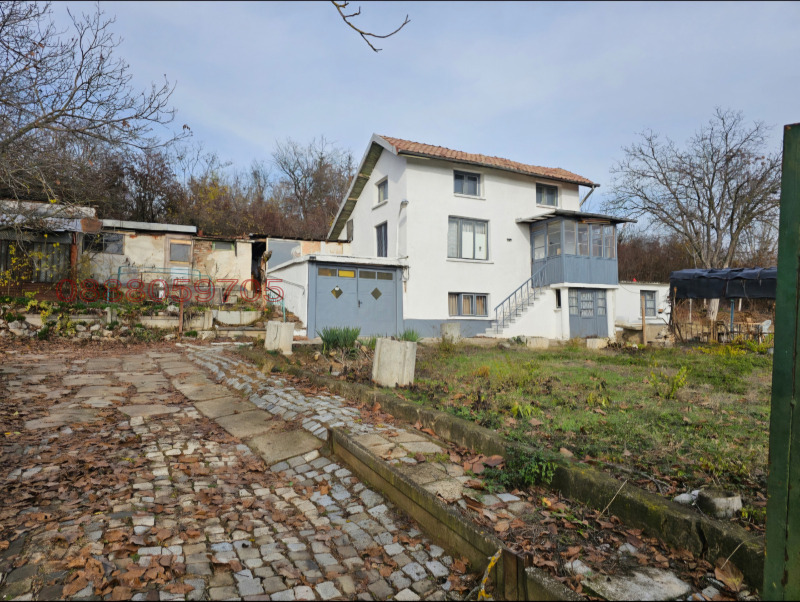 Продава КЪЩА в град Плевен, м-т Орлето - 600 кв.м / 43 000 € » 84 100.69 лв.