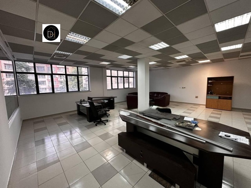 Продава  Офис, град Пловдив, Център •  336 000 EUR • ID 78435776 — holmes.bg - [1] 