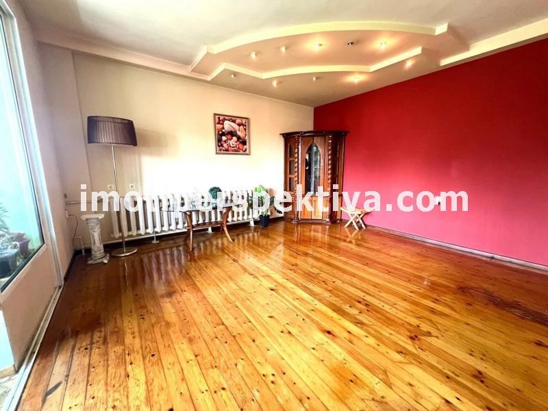 Продава ЕТАЖ ОТ КЪЩА, гр. Пловдив, Кършияка