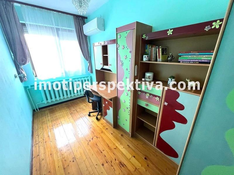 Продава ЕТАЖ ОТ КЪЩА, гр. Пловдив, Кършияка, снимка 4 - Етаж от къща - 54299879