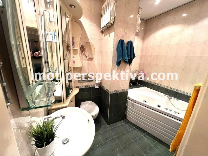 Продава ЕТАЖ ОТ КЪЩА, гр. Пловдив, Кършияка, снимка 5 - Етаж от къща - 54299879