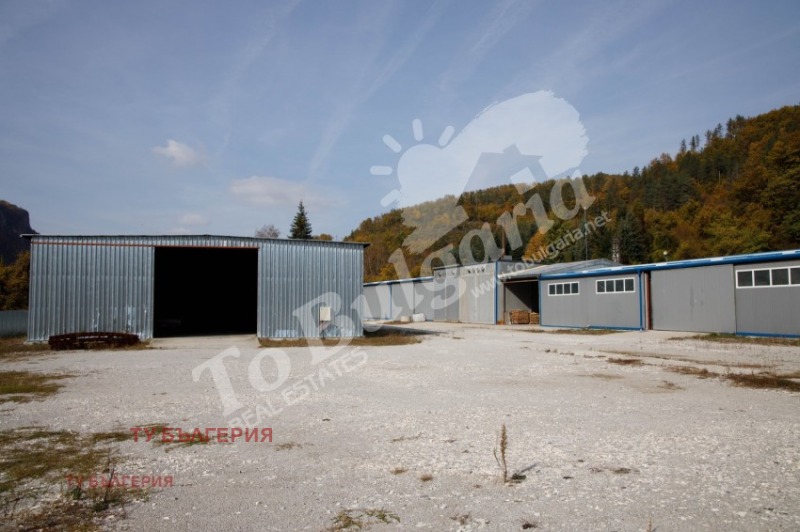 Till salu  Industribyggnad region Lovech , Teteven , 10245 kvm | 95872922 - bild [7]