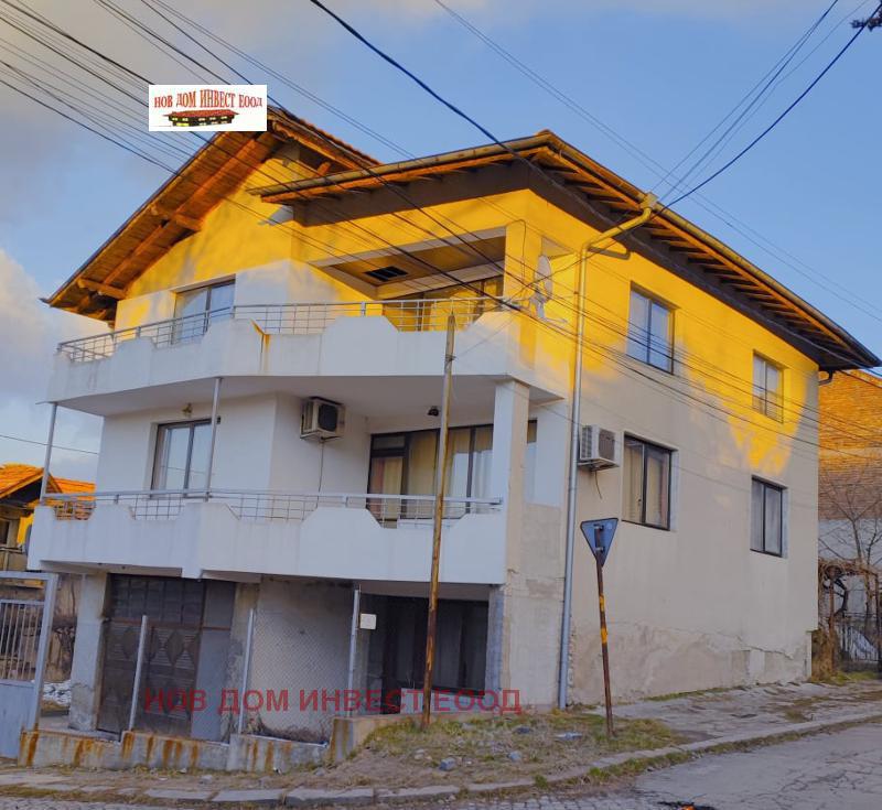 Продава  Къща град Перник , Ралица , 196 кв.м | 54020116