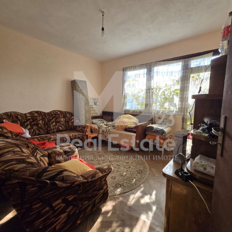 Продава КЪЩА, с. Орешец, област Пловдив, снимка 2 - Къщи - 52388945