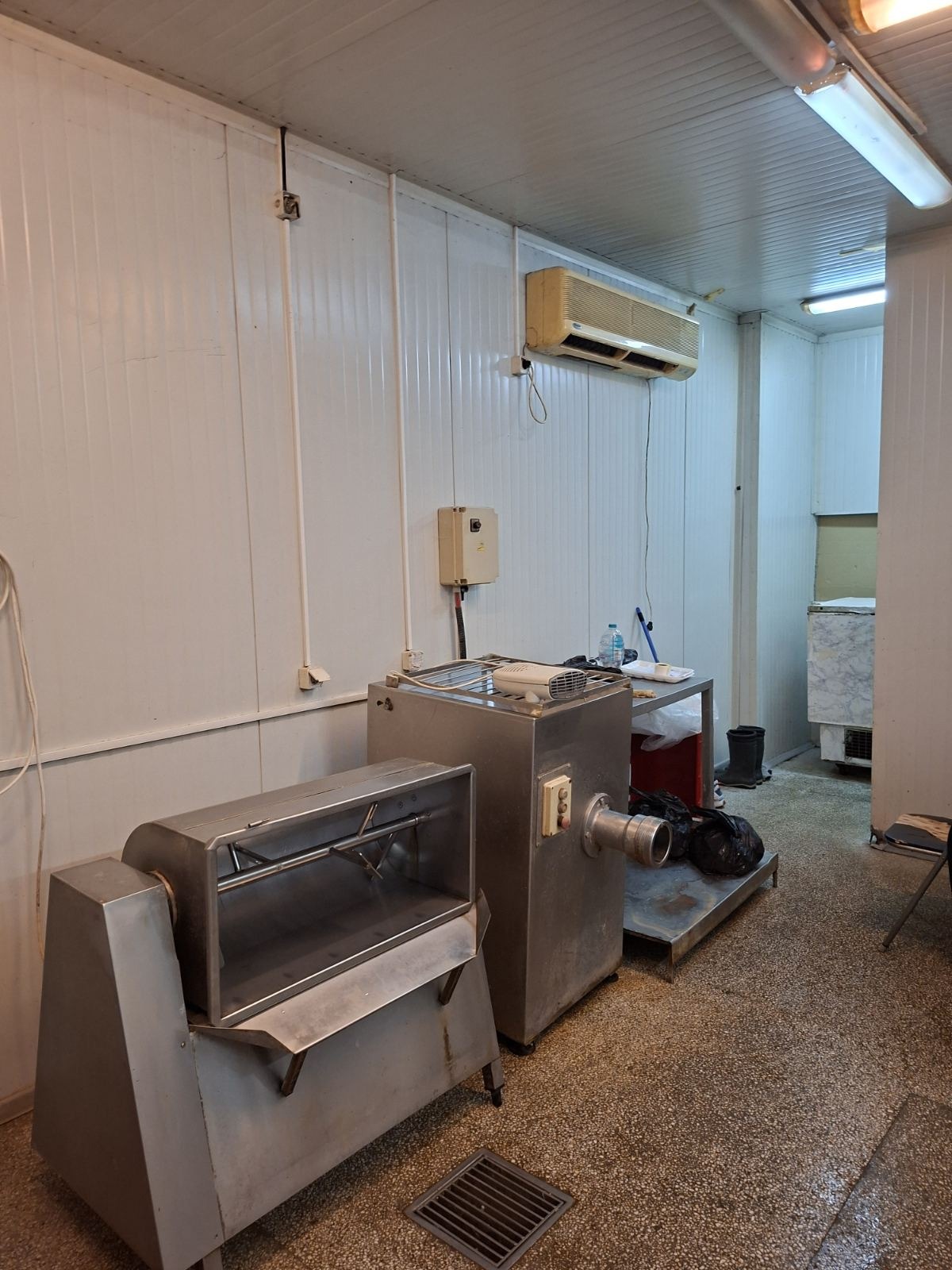 Продава ПРОМ. ПОМЕЩЕНИЕ, гр. Плевен, Дружба 4, снимка 6 - Производствени сгради - 53627102