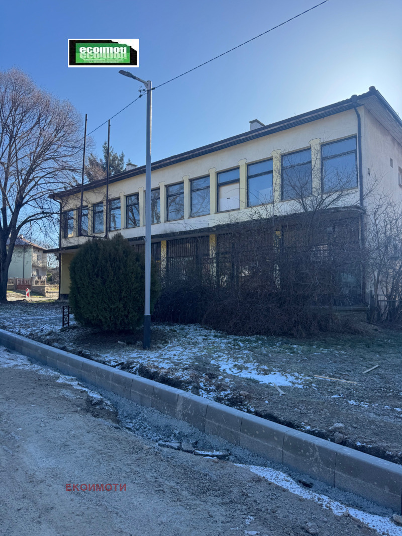 Продава ПРОМ. ПОМЕЩЕНИЕ в област София, с. Байлово - 484 кв.м / 300 000 € » 586 749.00 лв., ЕКОИМОТИ
