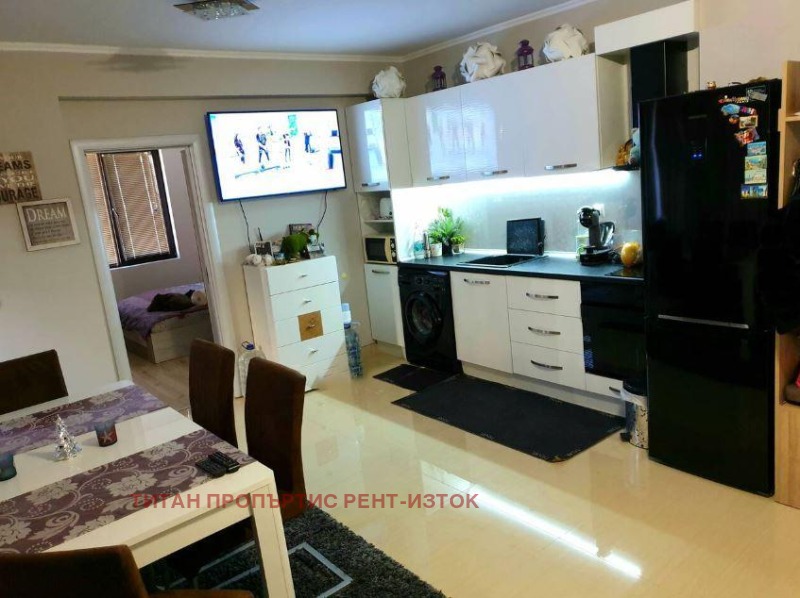 Продава  2-стаен град Бургас , Сарафово , 68 кв.м | 72410055
