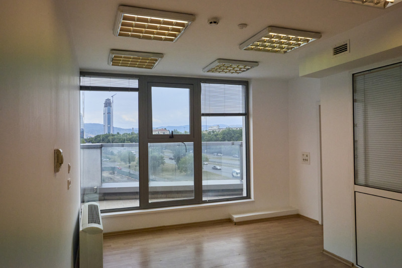 Te koop  Kantoor Sofia , 7-mi 11-ti kilometar , 2693 m² | 38752122 - afbeelding [12]