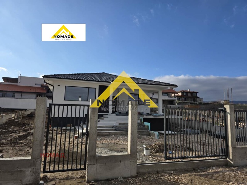 Продава КЪЩА, с. Белащица, област Пловдив, снимка 2 - Къщи - 52845979