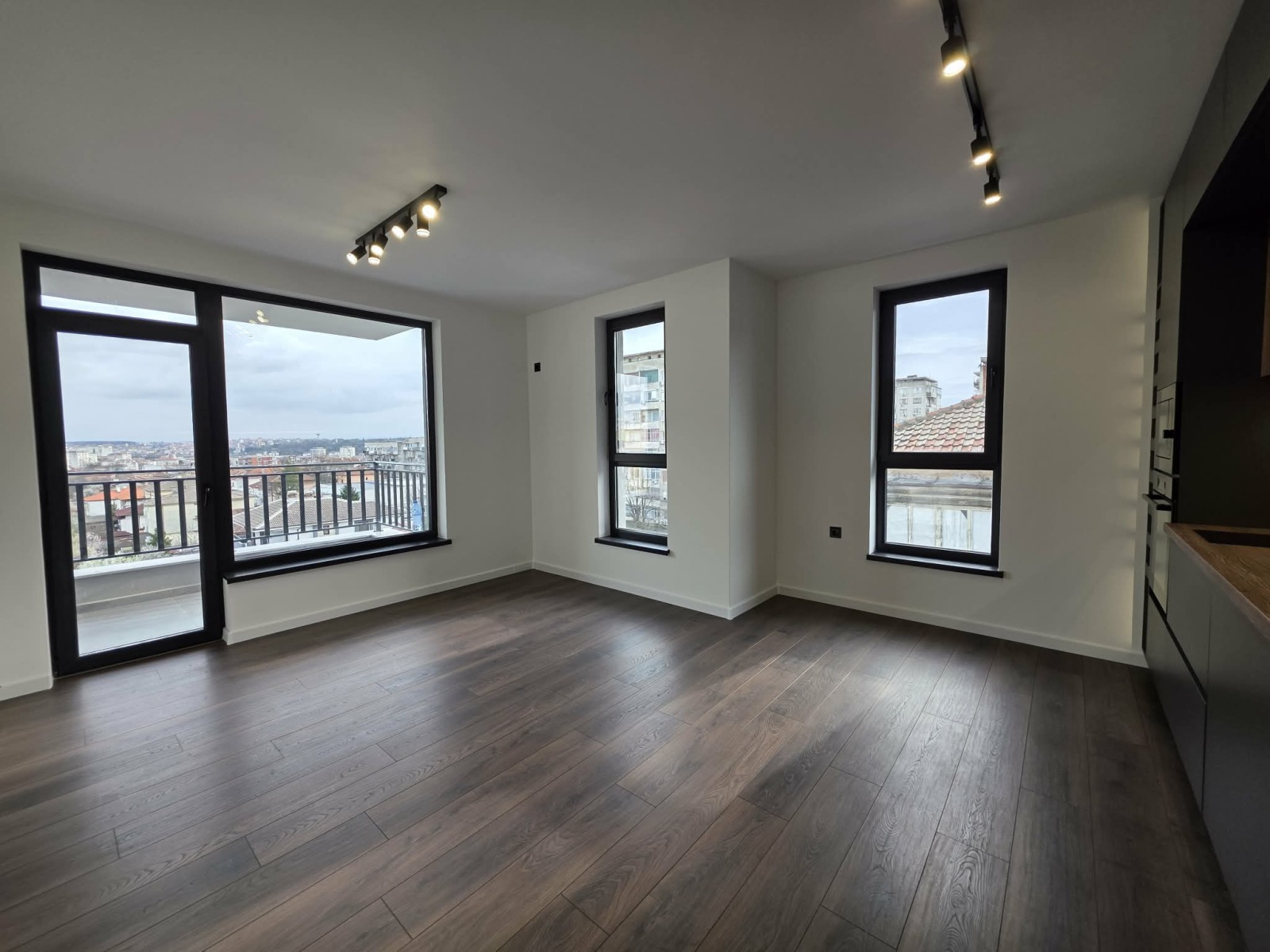 Продава 3-СТАЕН, гр. Хасково, Куба, снимка 3 - Апартаменти - 54110480