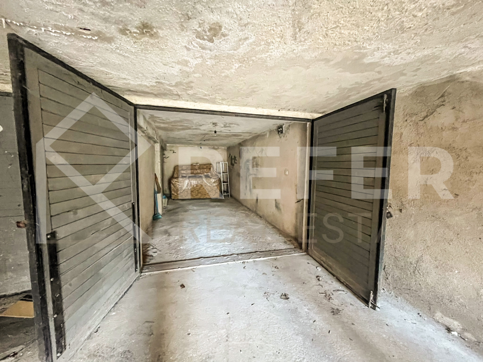Продава ГАРАЖ, ПАРКОМЯСТО, гр. София, Лагера