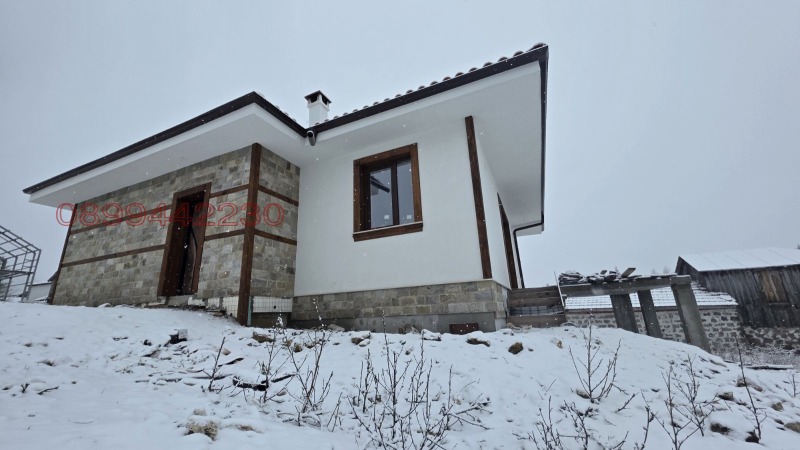 Продава КЪЩА в област Пазарджик, с. Равногор - 100 кв.м / 169 500 € » 331 513.19 лв.