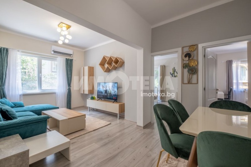 Продава  3-стаен град София , Център , 82 кв.м | 91051564