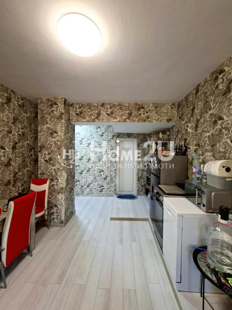 Продава 3-СТАЕН, гр. Благоевград, Освобождение, снимка 4 - Апартаменти - 54971195