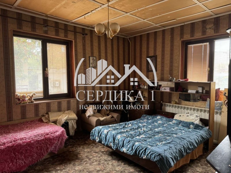 Продава ЕТАЖ ОТ КЪЩА, гр. Перник, Център, снимка 1 - Етаж от къща - 47760440