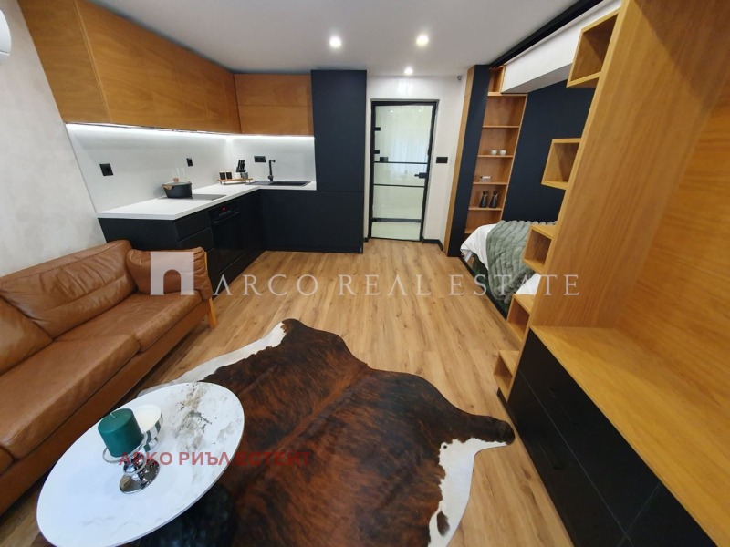 Продава 1-СТАЕН в град София, Център - 38 кв.м / 217 500 € » 425 393.03 лв., АРКО РИЪЛ ЕСТЕЙТ