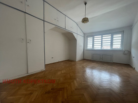 3 slaapkamers Tsentar, Sofia 11
