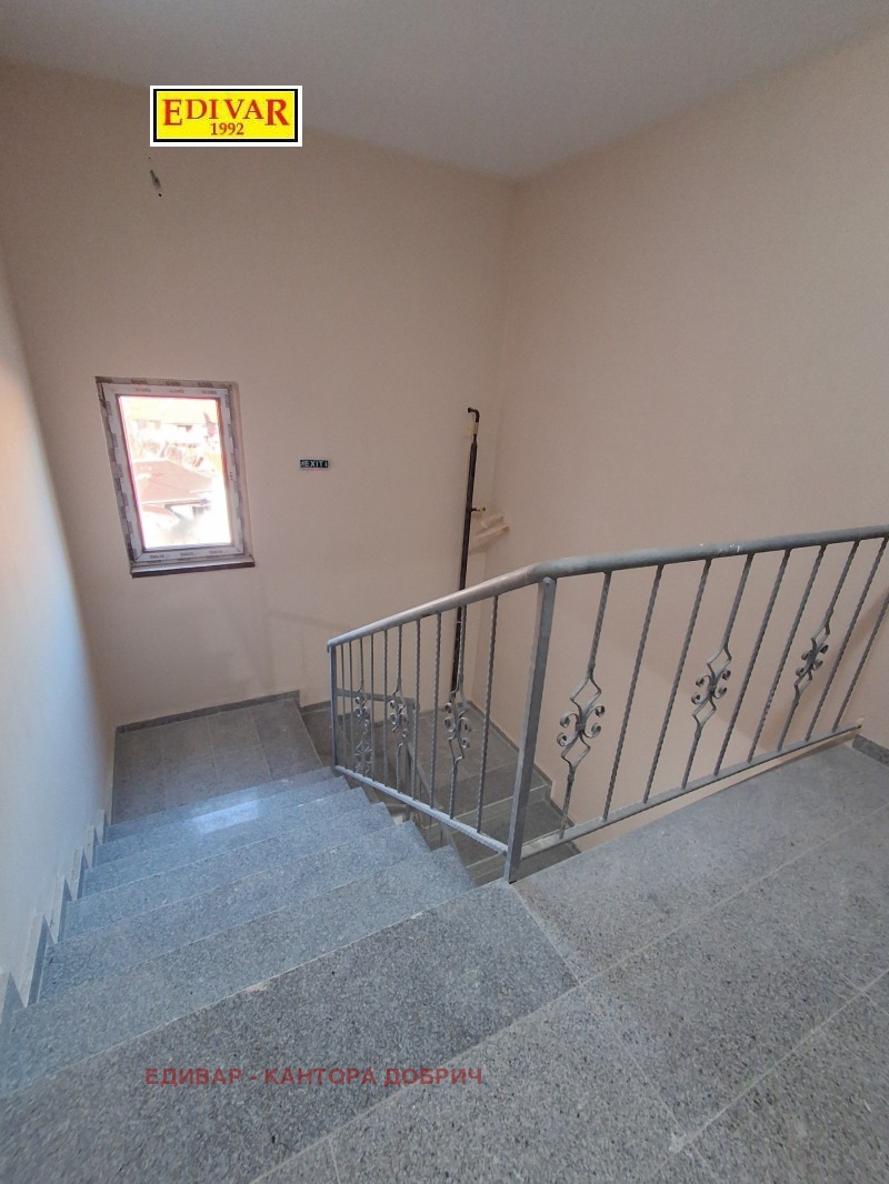 Продава 3-СТАЕН, гр. Добрич, Център, снимка 4 - Апартаменти - 43921112