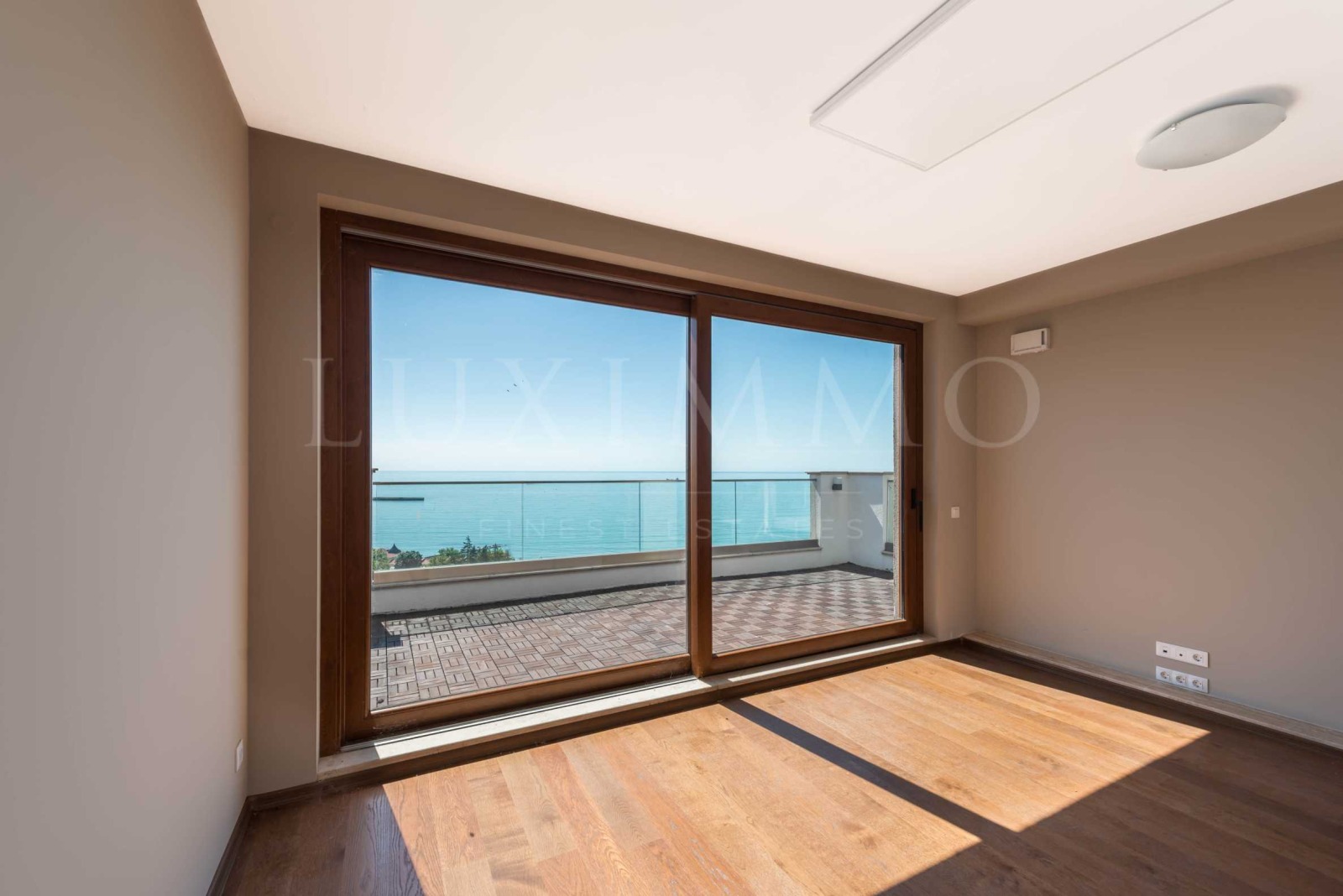 Продава МНОГОСТАЕН, гр. Балчик, област Добрич, снимка 8 - Апартаменти - 54879774