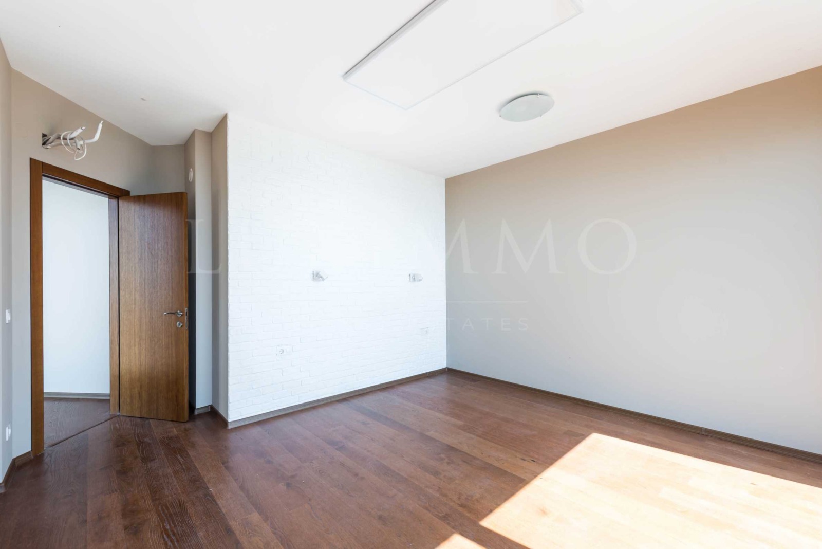 Продава МНОГОСТАЕН, гр. Балчик, област Добрич, снимка 17 - Апартаменти - 54879774