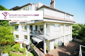 На продаж 3+ кімнати