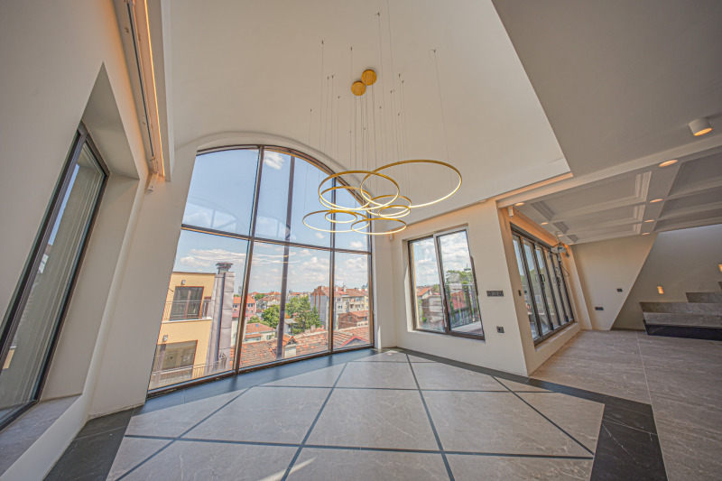 In vendita  3 camere da letto Sofia , Tsentar , 300 mq | 43208373