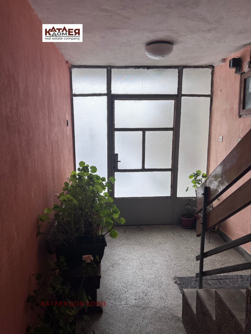 Продава ЕТАЖ ОТ КЪЩА, гр. Враца, Център, снимка 14 - Етаж от къща - 53068889