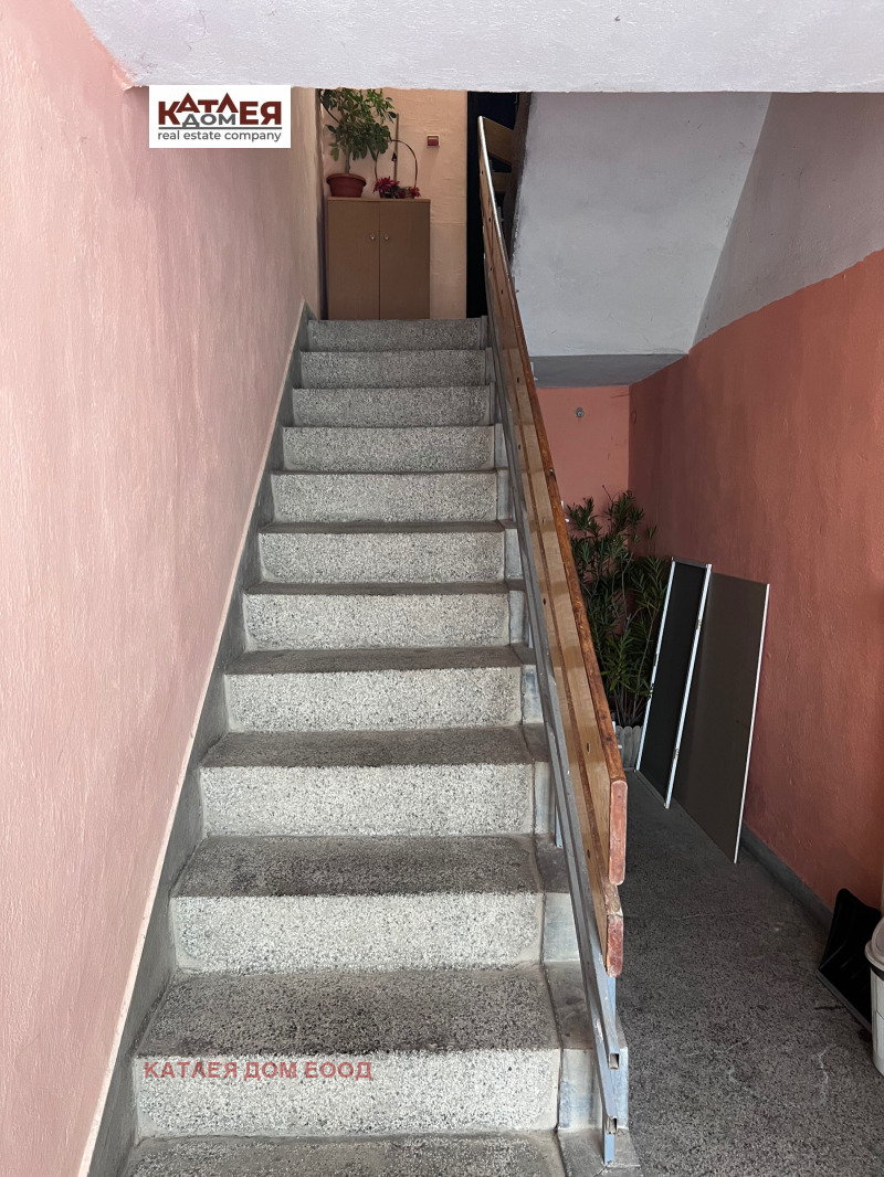 Продава ЕТАЖ ОТ КЪЩА, гр. Враца, Център, снимка 13 - Етаж от къща - 53068889