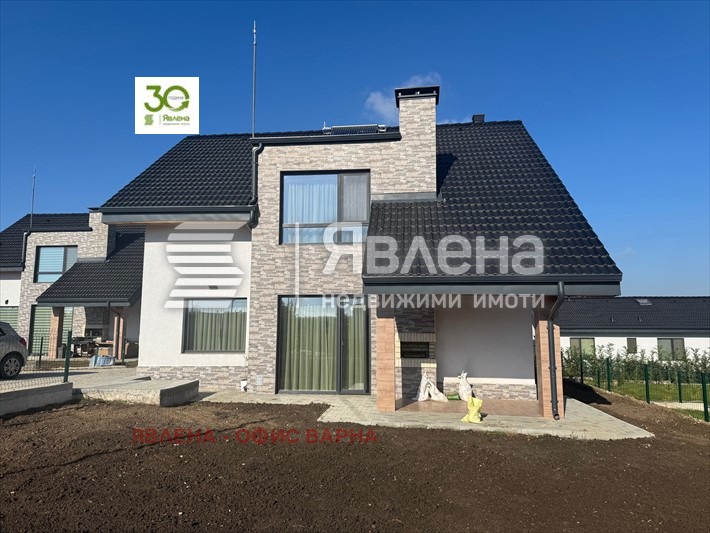Продава КЪЩА, гр. Варна, с. Звездица