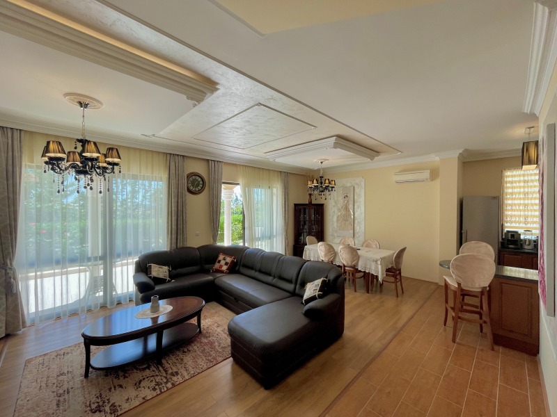 Продава КЪЩА в област Бургас, гр. Свети Влас - 250 кв.м / 369 900 € » 723 461.52 лв., РОЯЛ ХОУМС