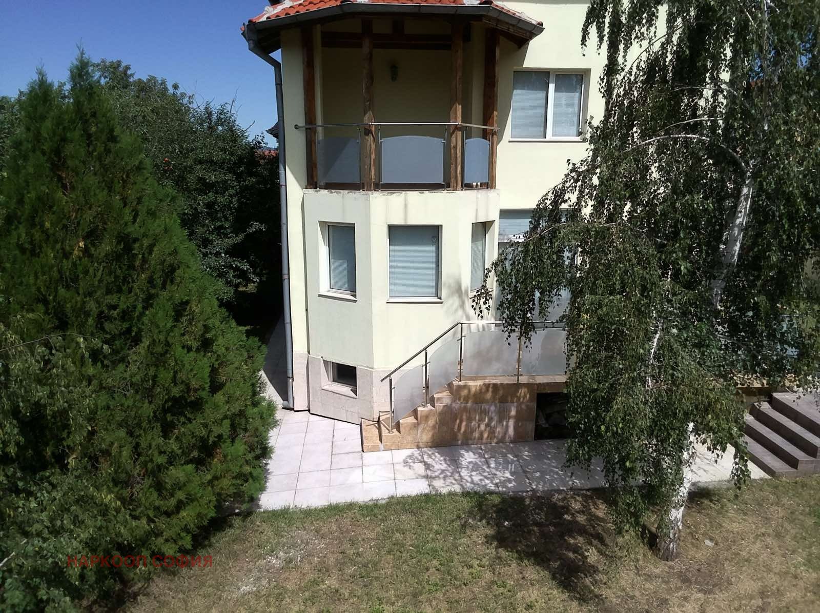 Продава КЪЩА, гр. София, с. Волуяк, снимка 2 - Къщи - 52704279