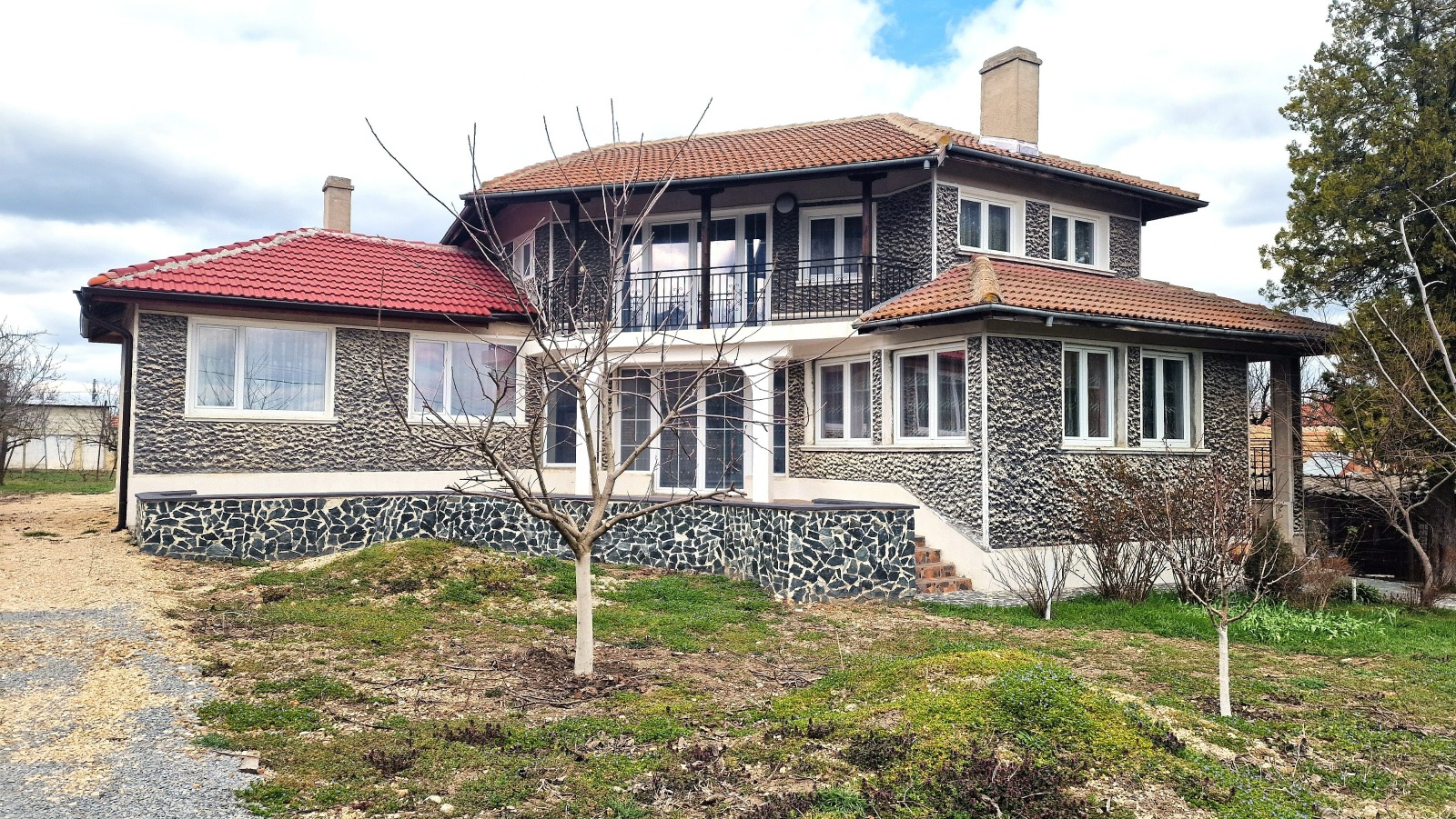 Продава КЪЩА, гр. Вълчи дол, област Варна