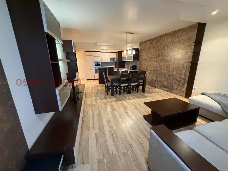 Продава 3-СТАЕН, гр. Добрич, Център, снимка 3 - Апартаменти - 52782817