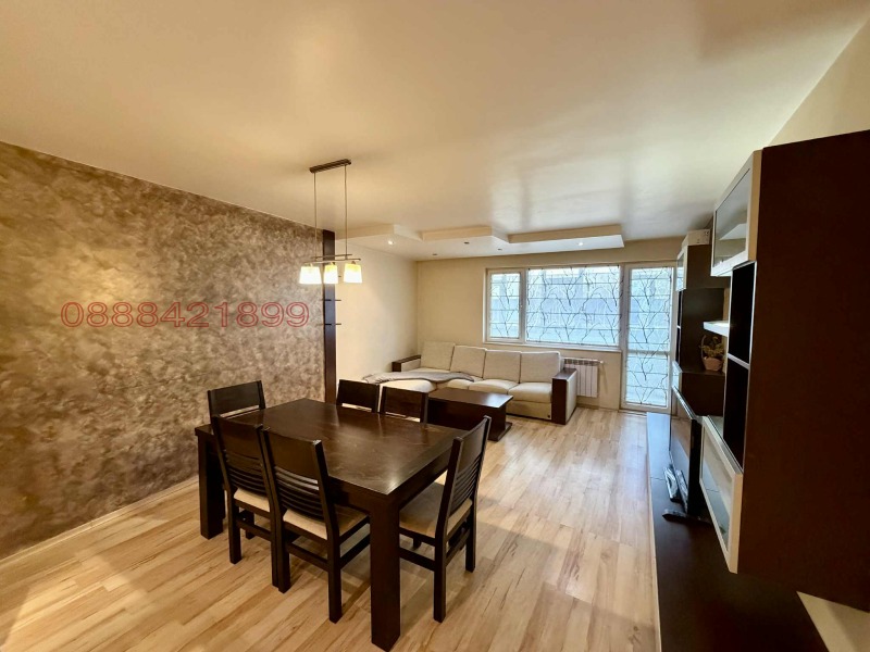 Продава 3-СТАЕН, гр. Добрич, Център, снимка 2 - Апартаменти - 52782817