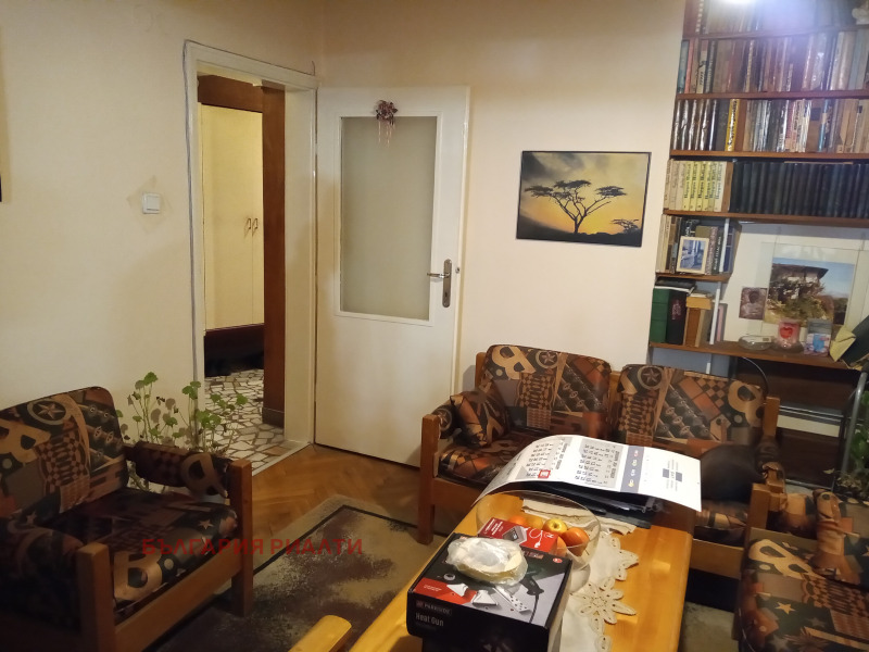 Продава  3-стаен, град София, Център •  235 000 EUR • ID 60854913 — holmes.bg - [1] 