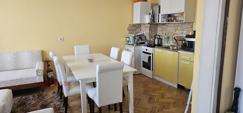 Продава  3-стаен град Пловдив , Център , 120 кв.м | 71277781