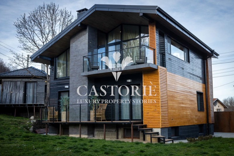 Продава КЪЩА, гр. Априлци, област Ловеч