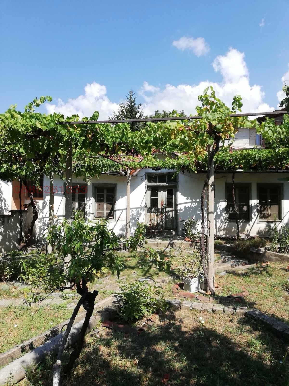 Продава КЪЩА, гр. Карлово, област Пловдив, снимка 2 - Къщи - 54223369
