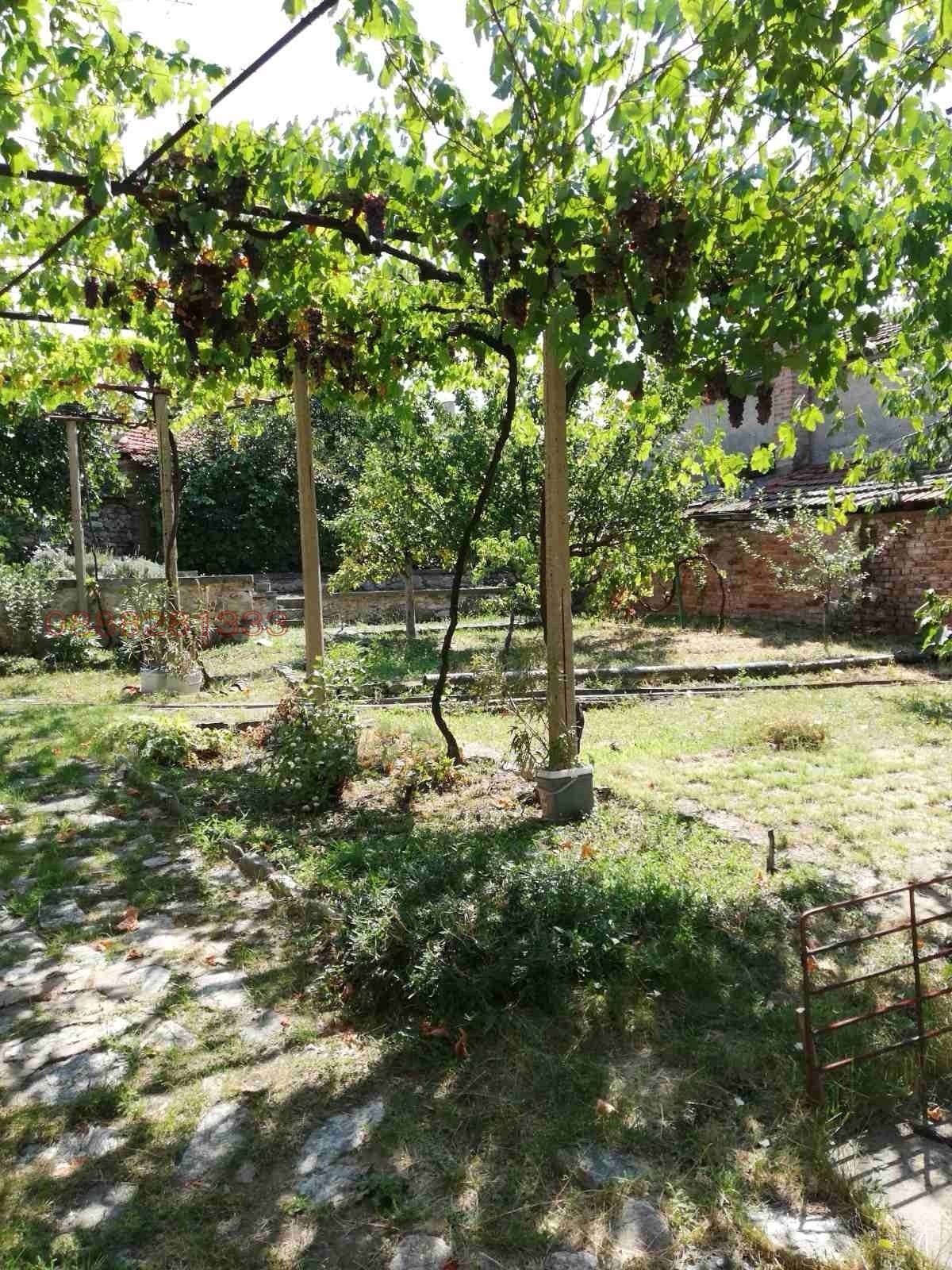 Продава КЪЩА, гр. Карлово, област Пловдив, снимка 3 - Къщи - 54223369